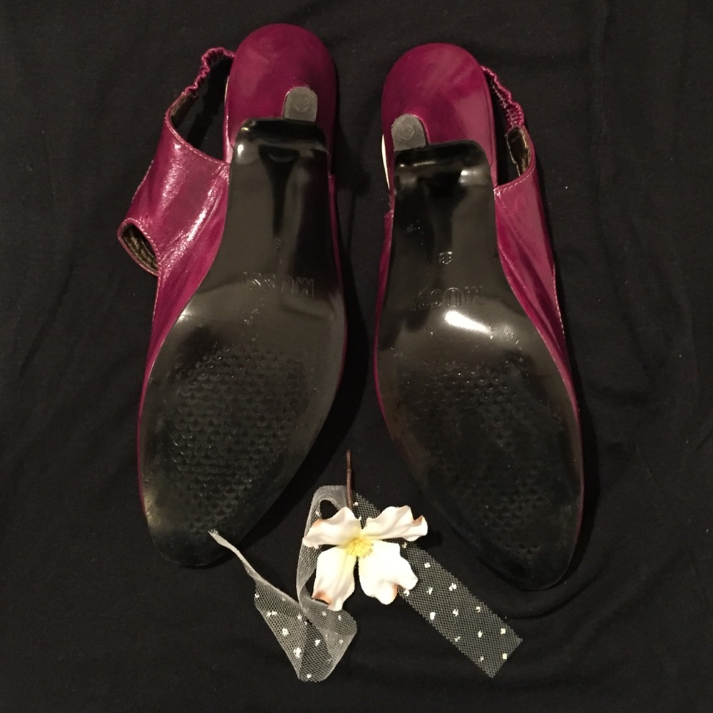 Flapper Leather Sandals - Picture 3 of 4